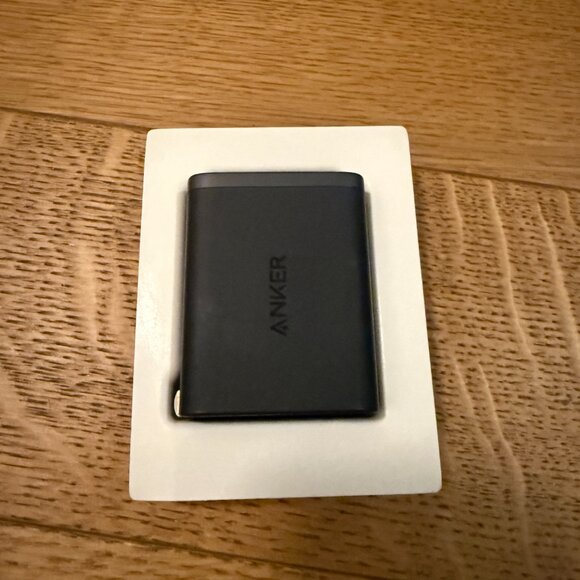 ANKER Nano Charger (35W, Built-In Retractable USB-C Cable) in Black - Picture 8 of 9